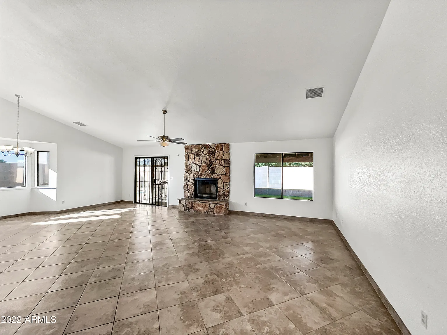 11322 N 69th Dr, Peoria, AZ 85345