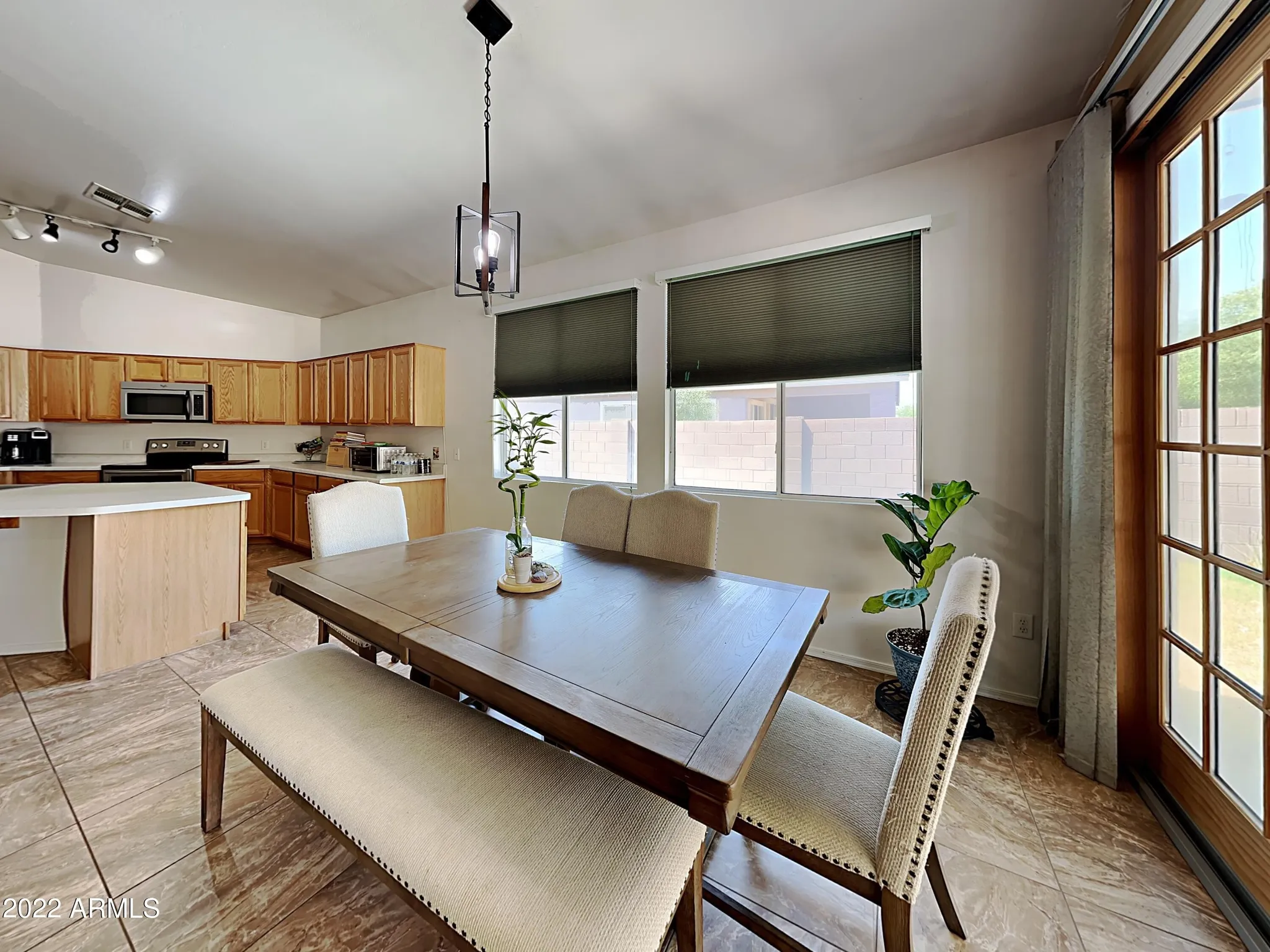 6817 S 39th Dr, Phoenix, AZ 85041