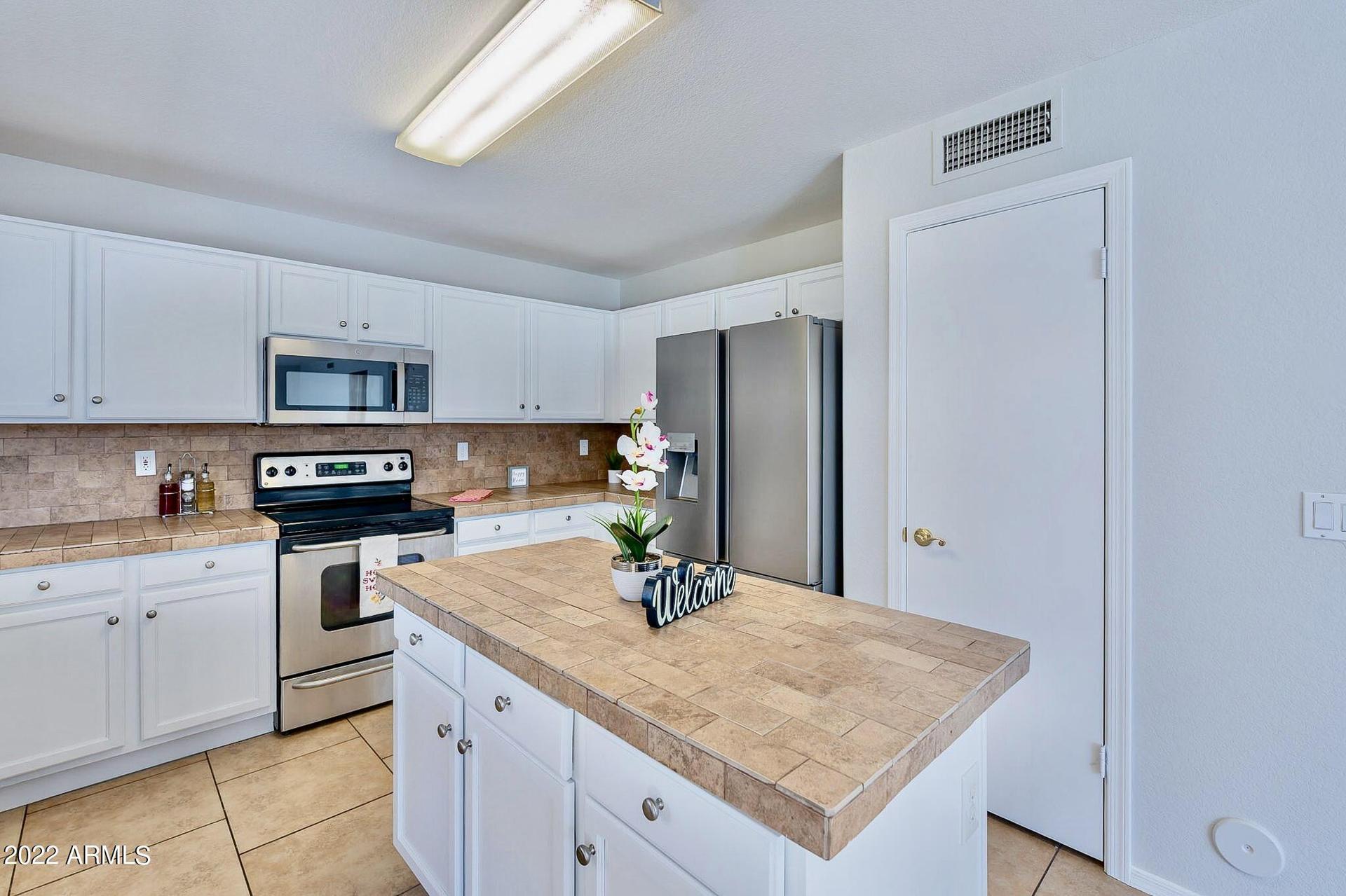 8543 W Vogel Ave, Peoria, AZ 85345
