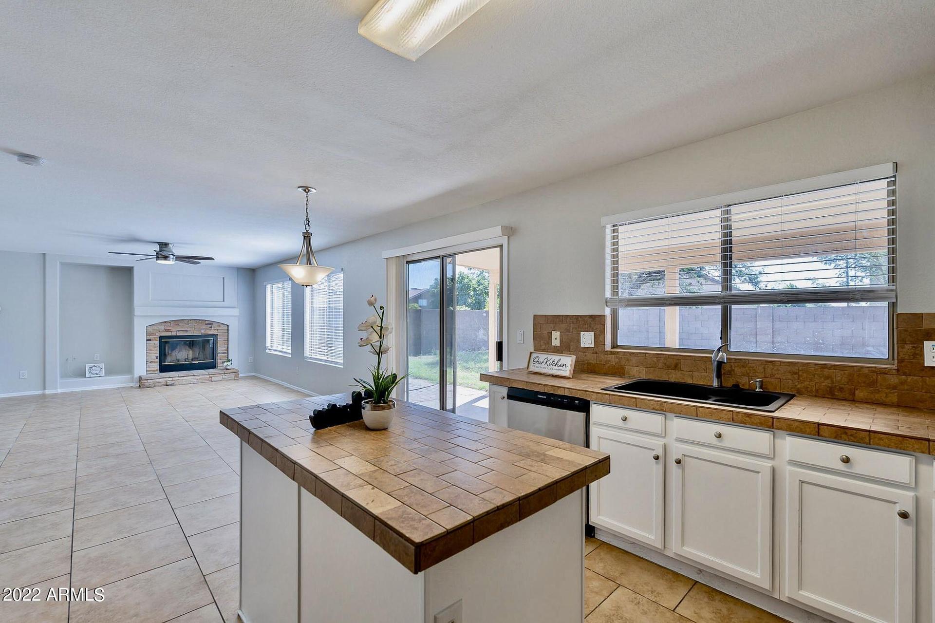 8543 W Vogel Ave, Peoria, AZ 85345