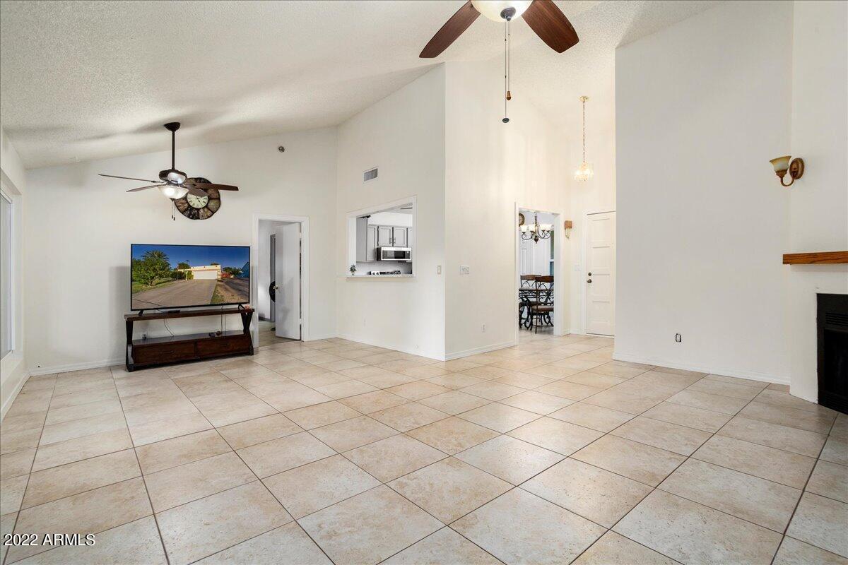 9619 N 88th Dr, Peoria, AZ 85345