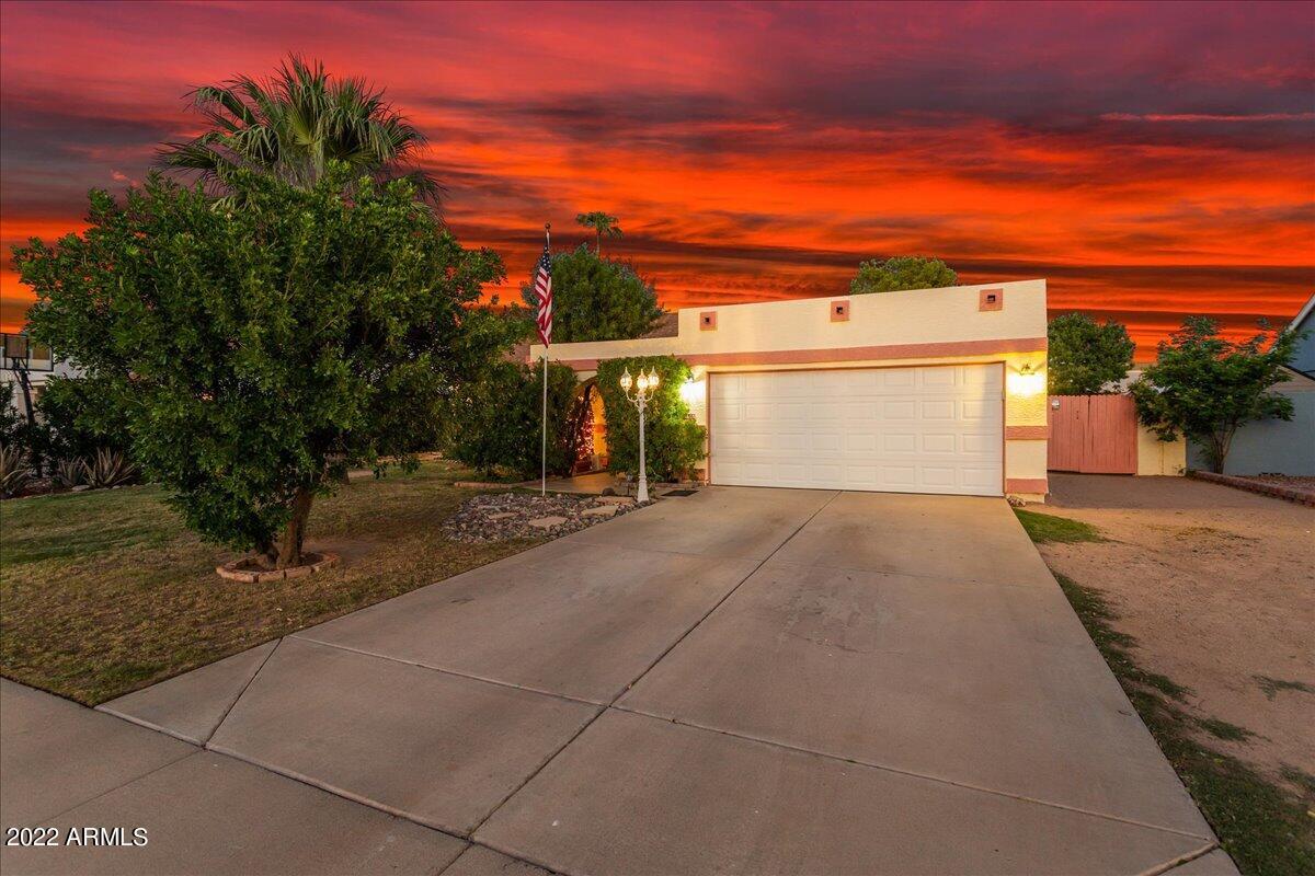 9619 N 88th Dr, Peoria, AZ 85345