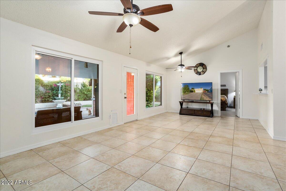 9619 N 88th Dr, Peoria, AZ 85345