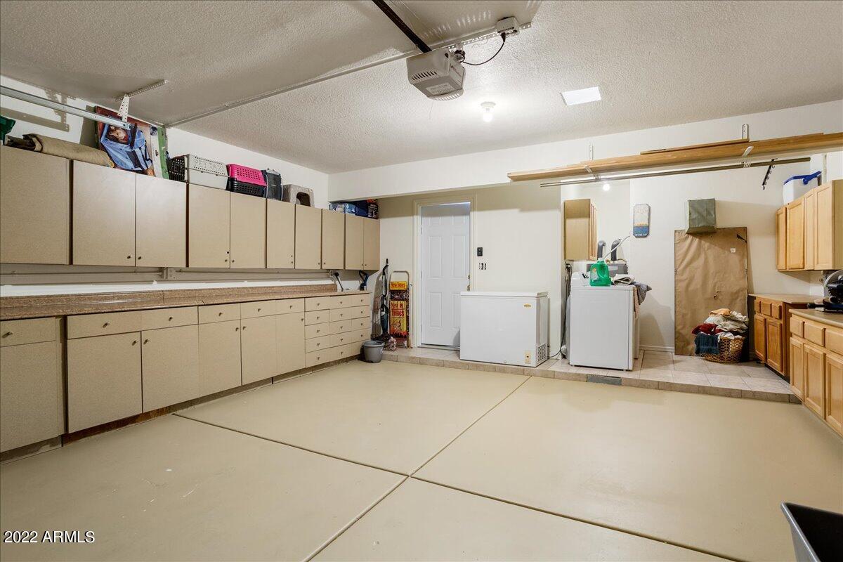 9619 N 88th Dr, Peoria, AZ 85345