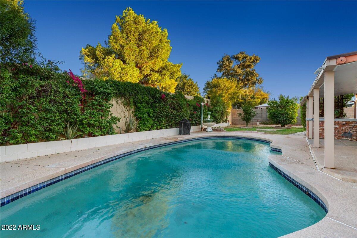 9619 N 88th Dr, Peoria, AZ 85345
