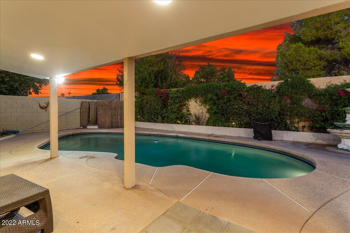 9619 N 88th Dr, Peoria, AZ 85345
