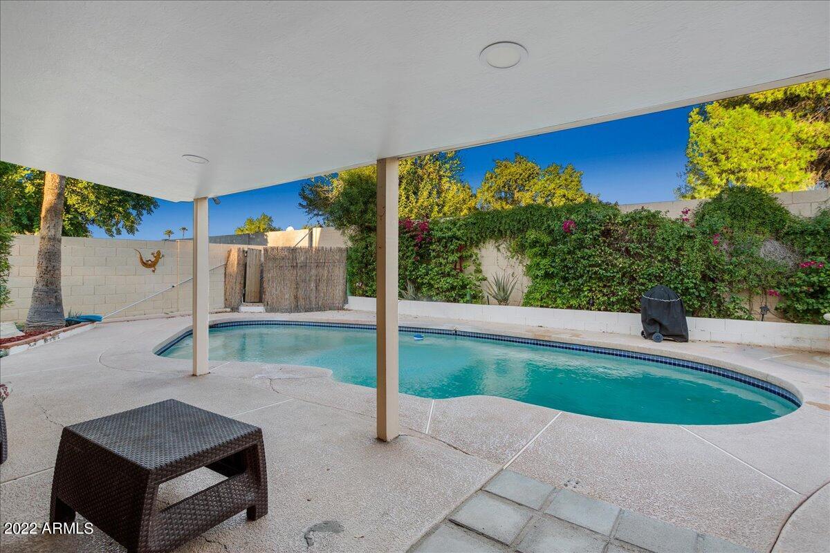 9619 N 88th Dr, Peoria, AZ 85345