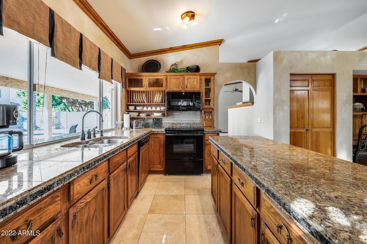 7121 W COLUMBINE Dr, Peoria, AZ 85381