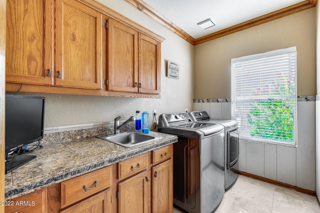 7121 W COLUMBINE Dr, Peoria, AZ 85381