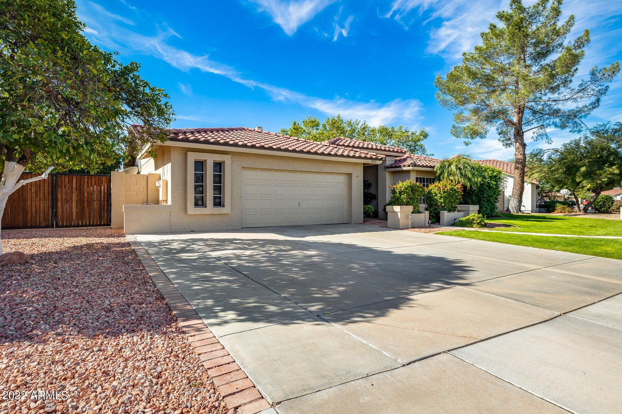 7121 W COLUMBINE Dr, Peoria, AZ 85381