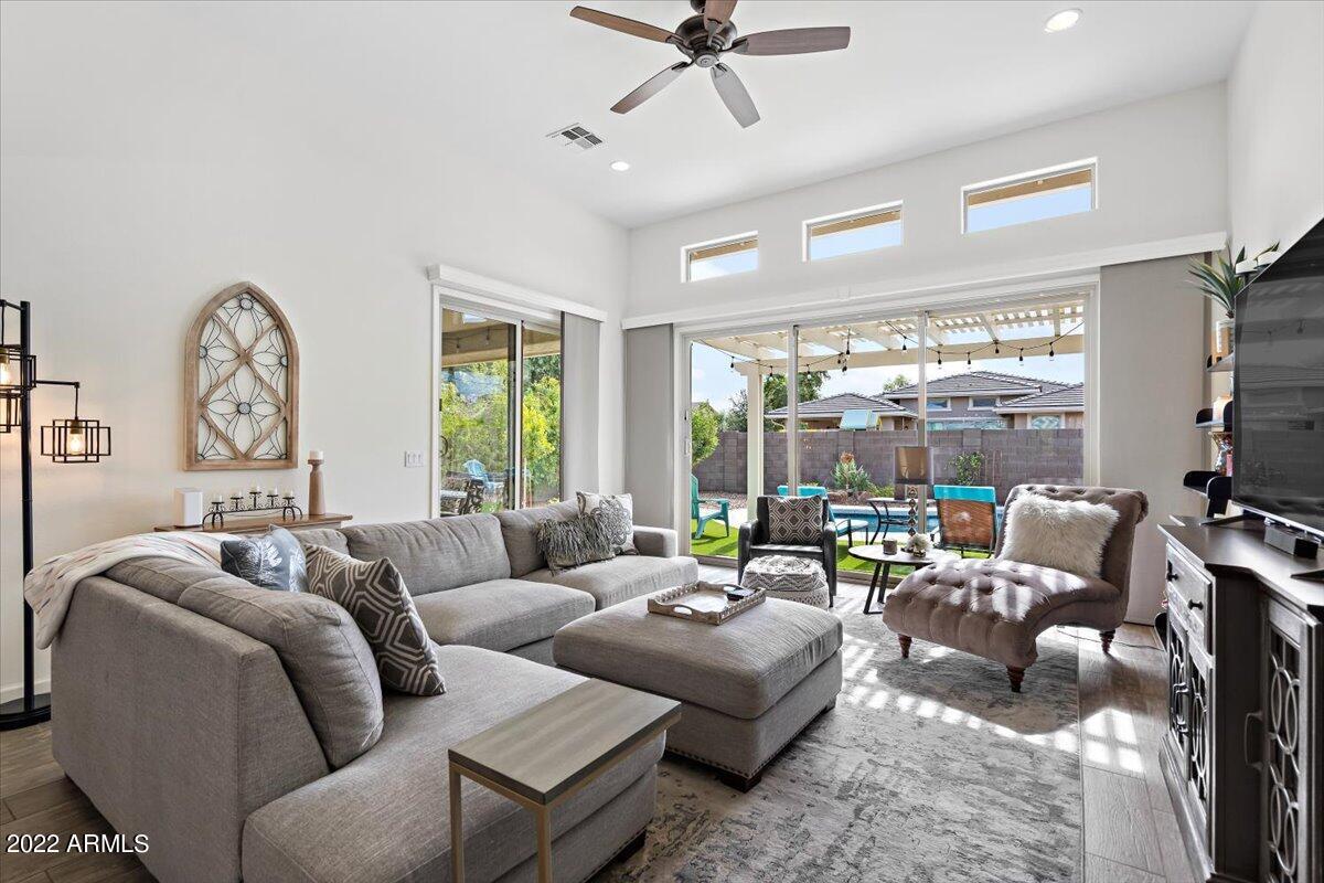 8991 W DIANA Ave, Peoria, AZ 85345