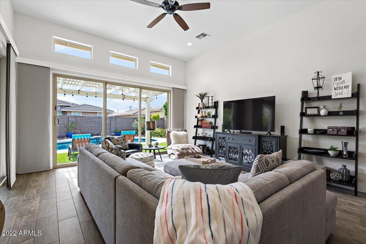 8991 W DIANA Ave, Peoria, AZ 85345