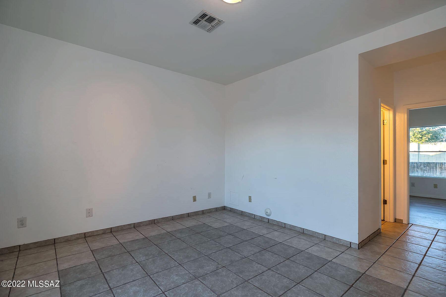 5510 W Copperhead Dr, Tucson, AZ 85742