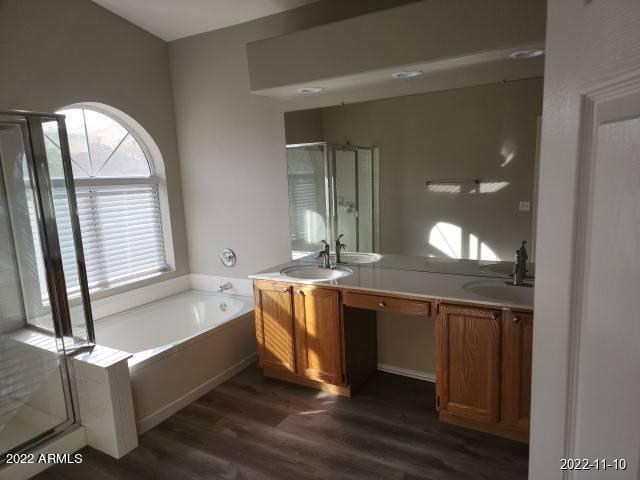 233 S Palace Gardens Dr, Tucson, AZ 85748