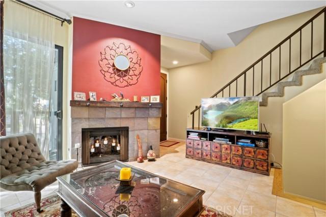 5100 Riverton Ave #4, North Hollywood, CA 91601